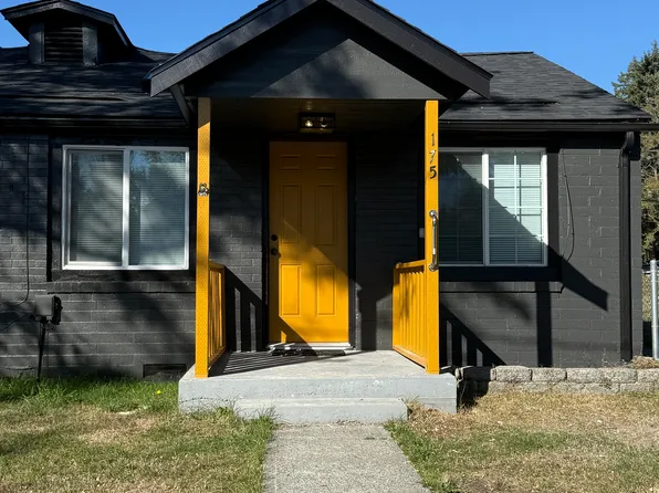 175 134th St E, Tacoma, WA 98445