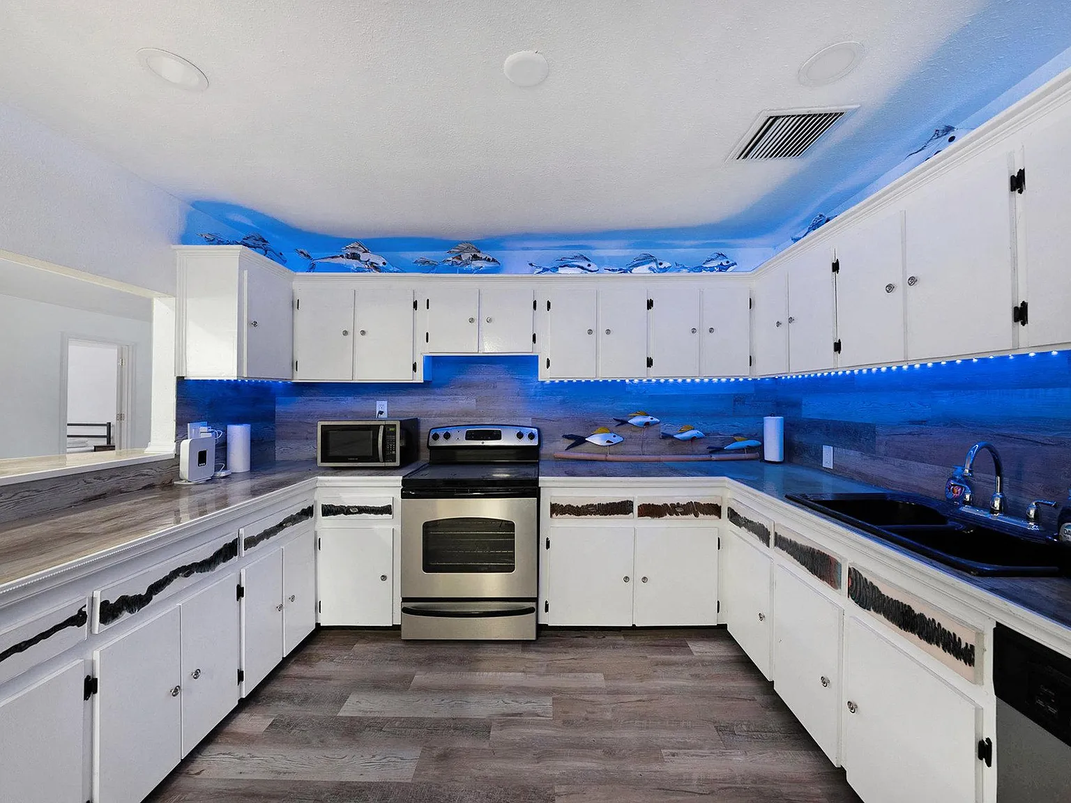 4 bed, 2.0 bath, 1300 sqft, $1,139 — Photo 3