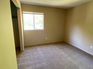 210 S Water St APT 4, Olathe, KS 66061