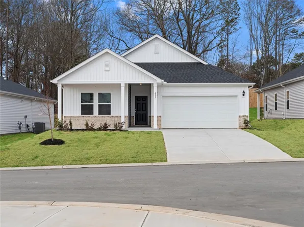 422 Harben Dr, Woodruff, SC 29388