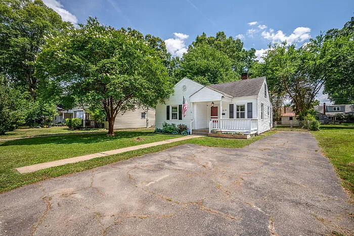 3 bed, 1.0 bath, 1386 sqft, $1,750 — Photo 3