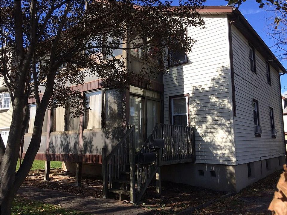 2nd image of 808 1st St