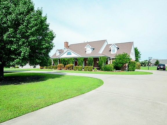 2nd image of 191 Summer Hill Ln