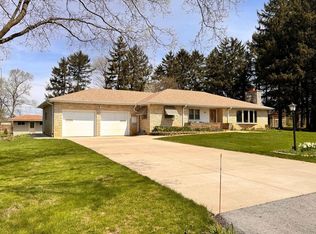 15060 Carpenter Rd, Brookfield, WI 53005