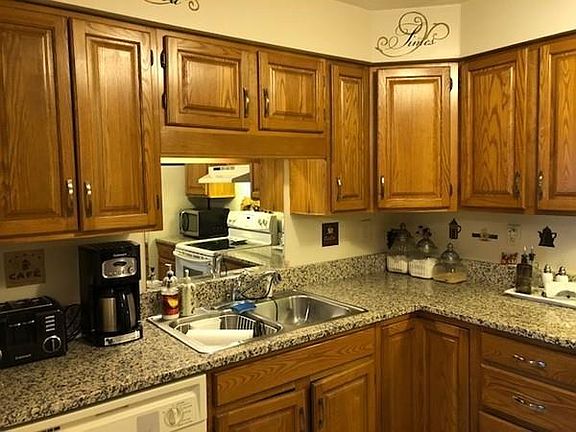 5th image of 610 S Franklin St APT D201