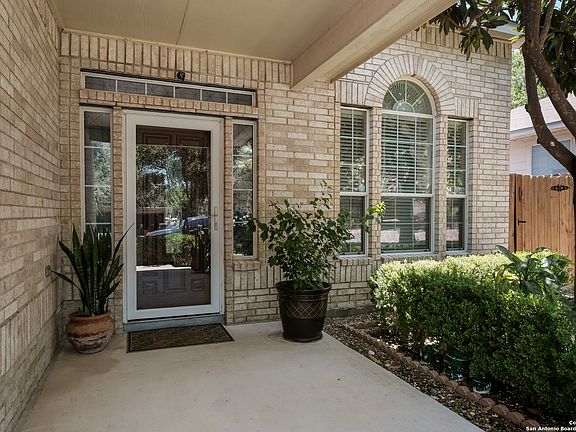 3rd image of 718 HERITAGE WAY