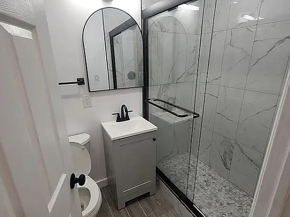 3rd image of 534 W 50th St APT 1
