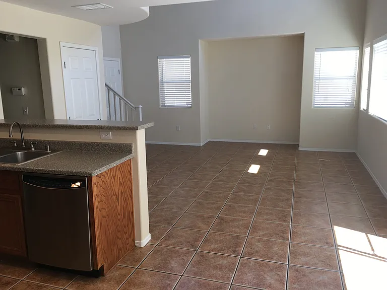 9933 Carrizo Springs Ave — Photo 9