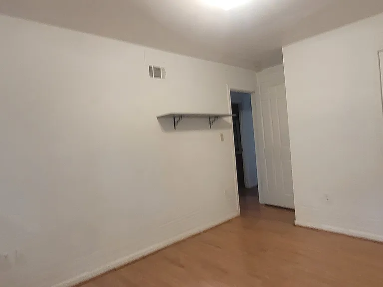 4419 Kentmore Dr — Photo 11