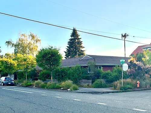 6112 N Lovely St Photo 1