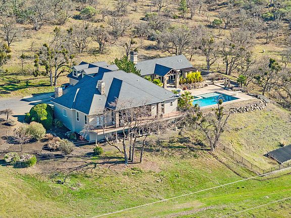 2nd image of 4182 N Roxy Dr