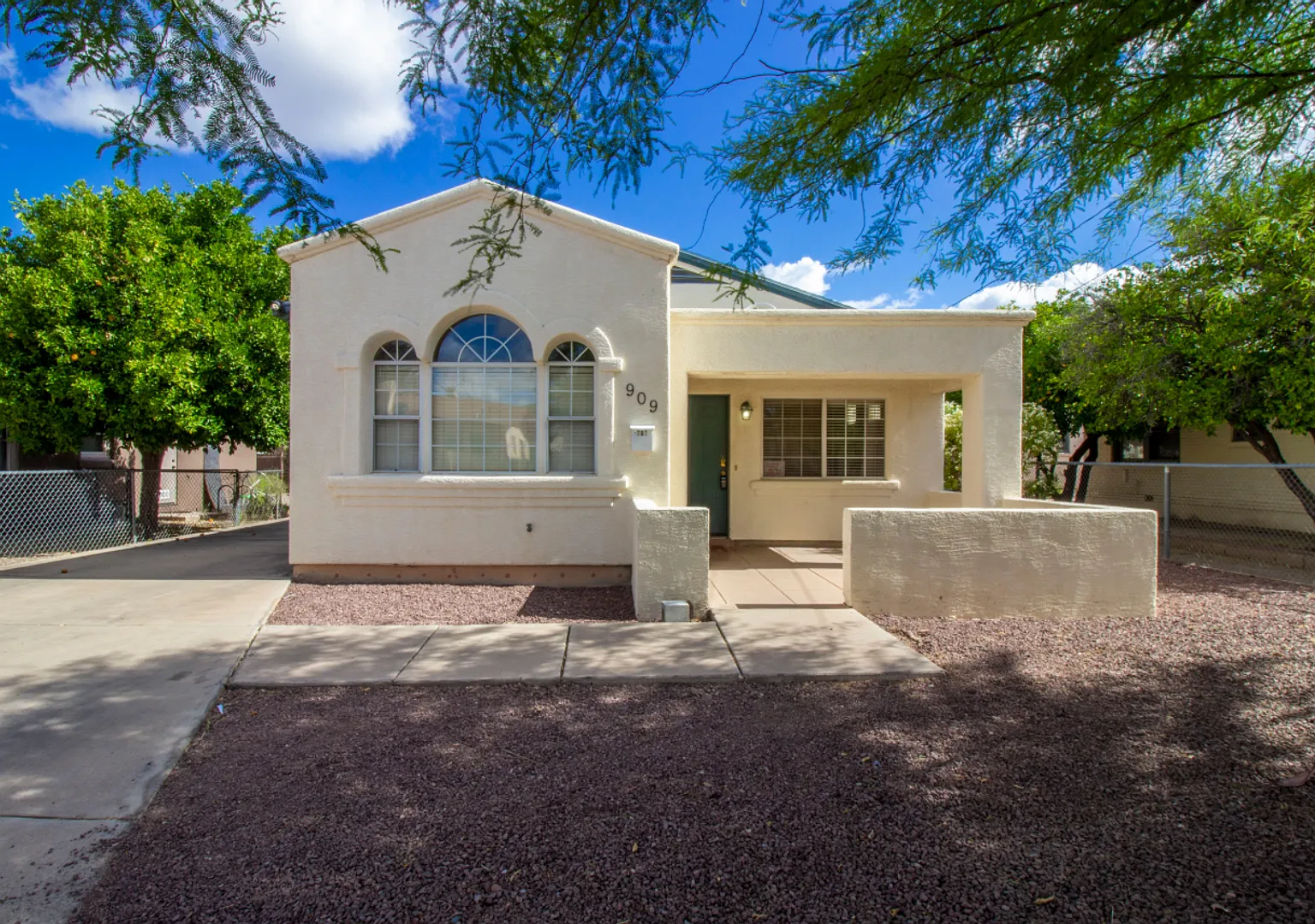 909 E. Drachman St. — Photo 1