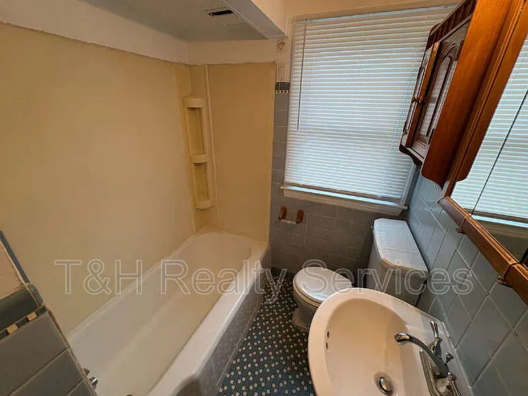 5302 E Saint Joseph St — Photo 13