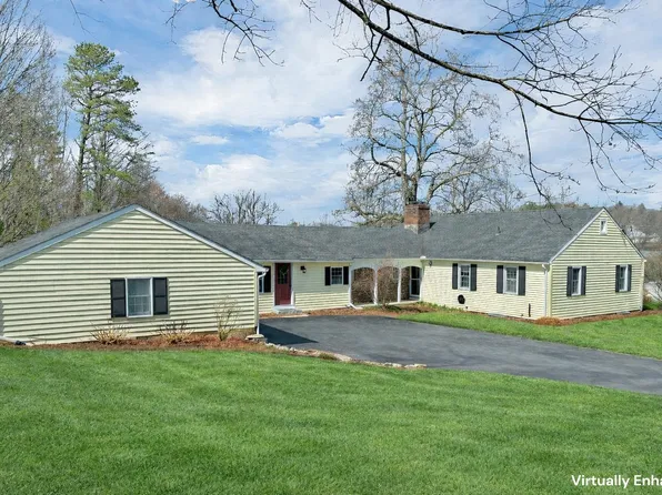 7 Pinecrest Drive, Bedford, NH 03110