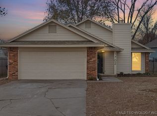 1702 S Aster Ct, Broken Arrow, OK 74012