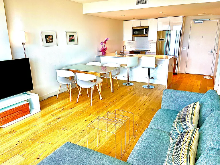 1001 Queen St #3308 — Photo 1