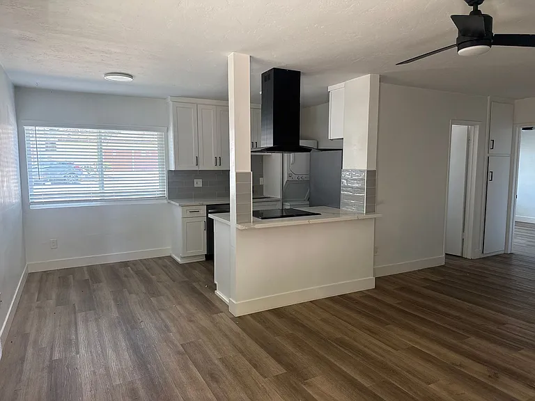 4542 Felton Ave — Photo 3