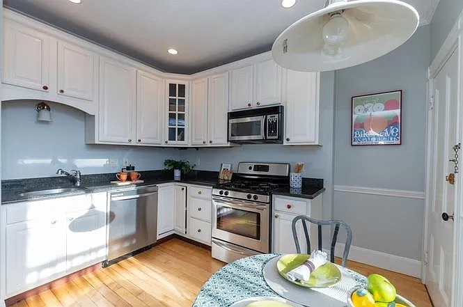 46 Eustis St #4 — Photo 4