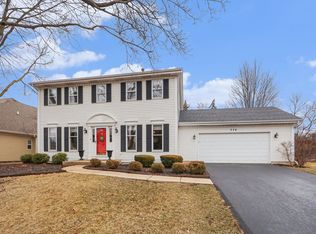 570 Violet Ln, Batavia, IL 60510