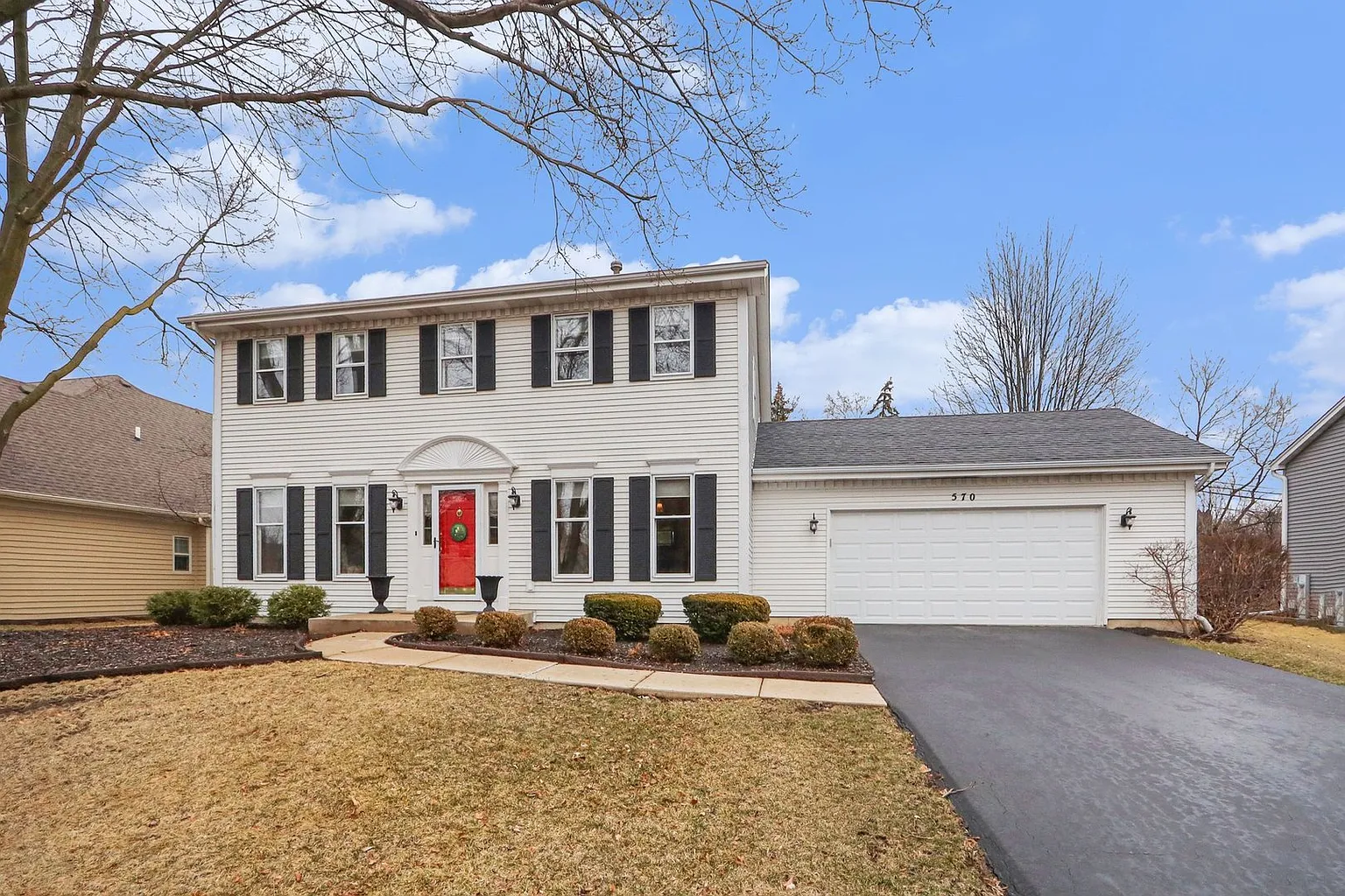 570 Violet Ln photo 1