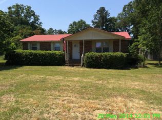 305 Riverside Dr, Eutawville, SC 29048