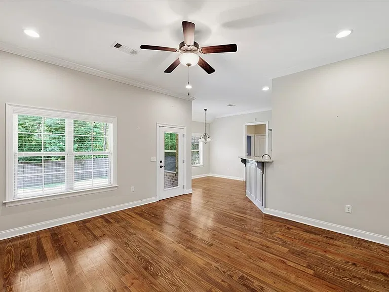 917 Willow Grande Cir — Photo 9