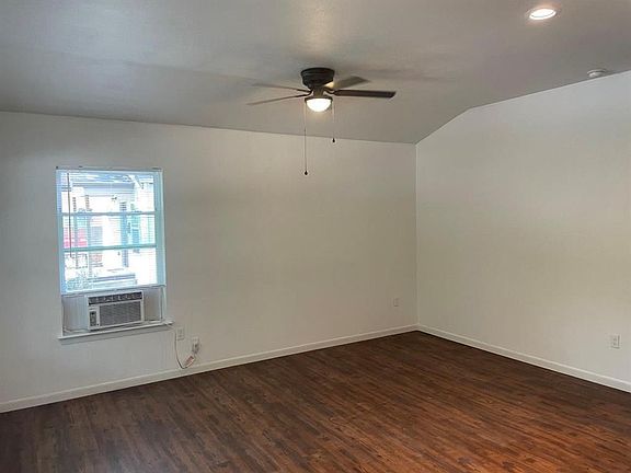 3rd image of 1413 Egypt St