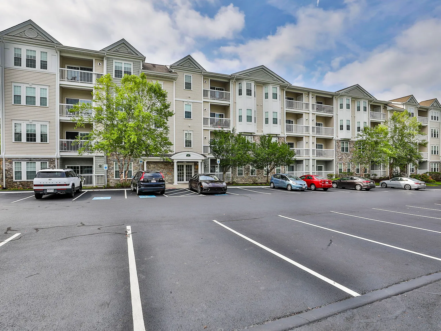 2 bed, 1325 sqft, $3,250 — Photo 1