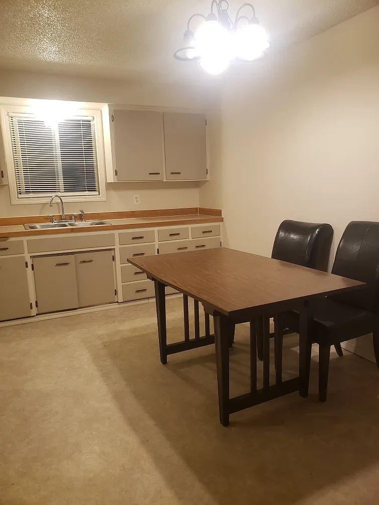 2 bed, 800 sqft, $1,640 — Photo 3