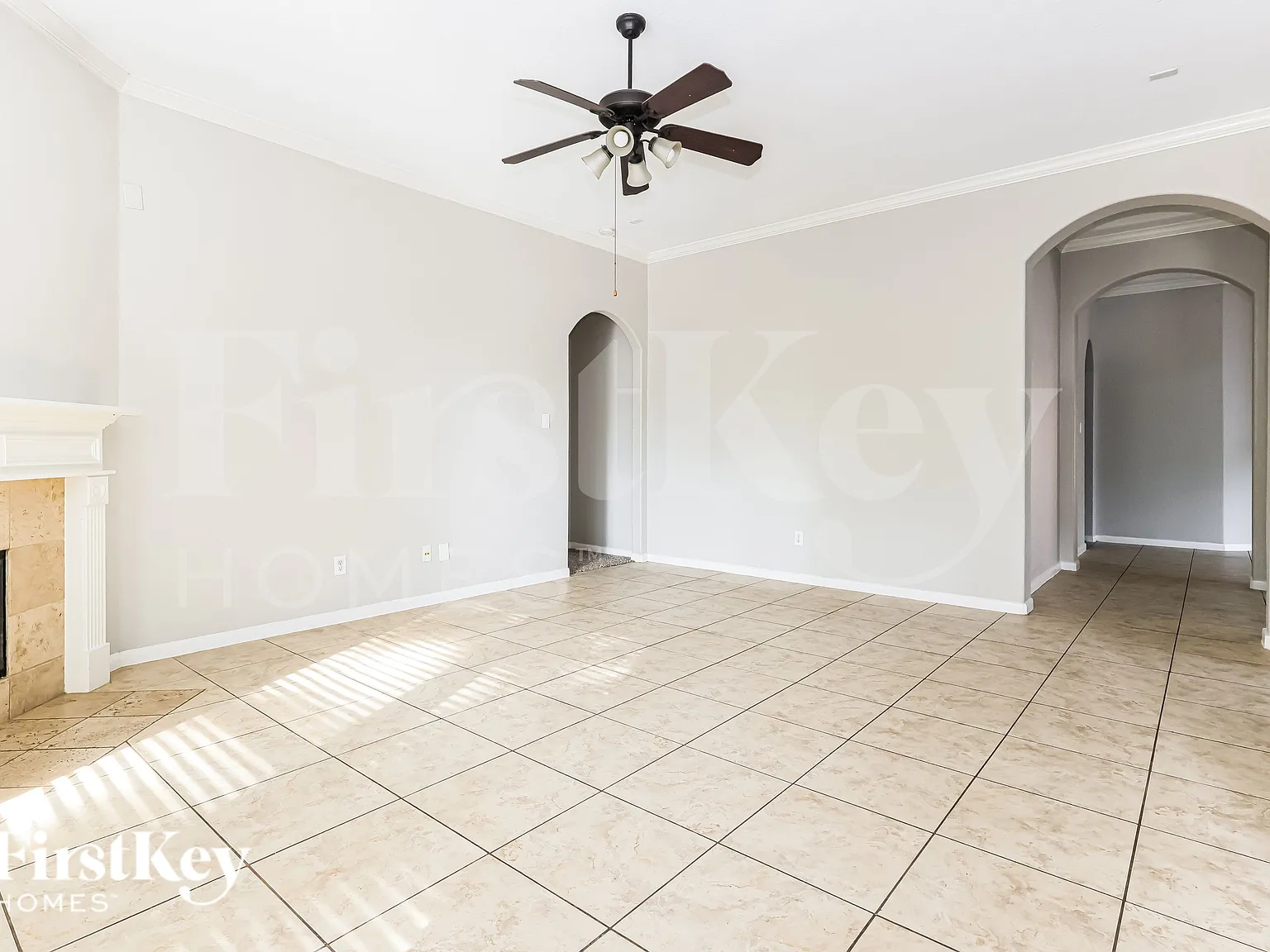 4 bed, 2.0 bath, 2294 sqft, $2,315 — Photo 3