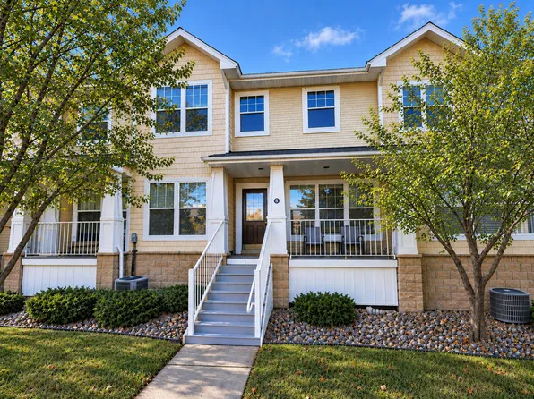 1240 County Road D E Unit 3, Maplewood, MN 55109