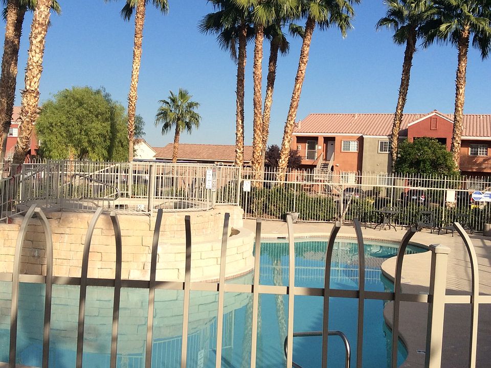 4730 E Craig Rd #1053 Condo Rental pool_11282016