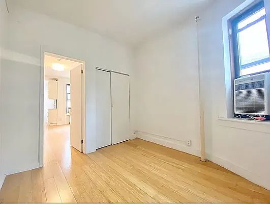 5th image of 354 E 78th St APT 4D