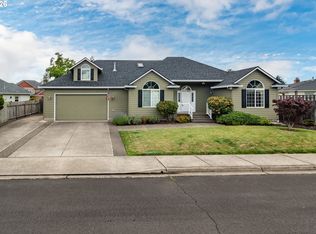 1044 NW Kring St, Roseburg, OR 97471