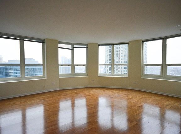 4th image of 345 N La Salle Dr APT 3201