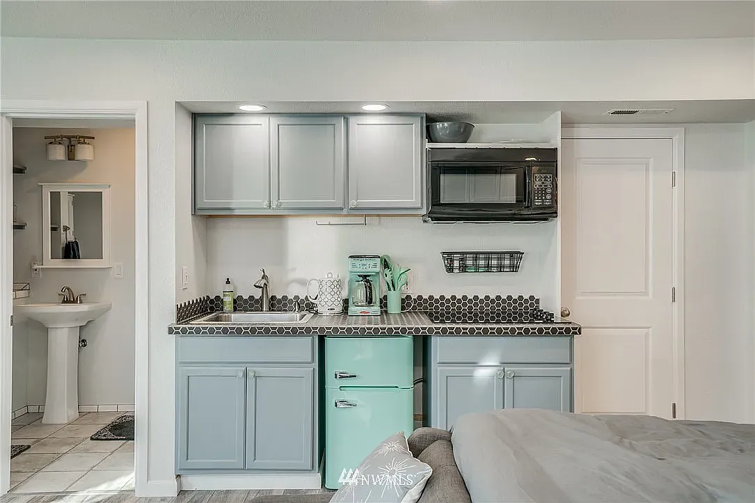 1 bed, 1200 sqft, $1,500 — Photo 1