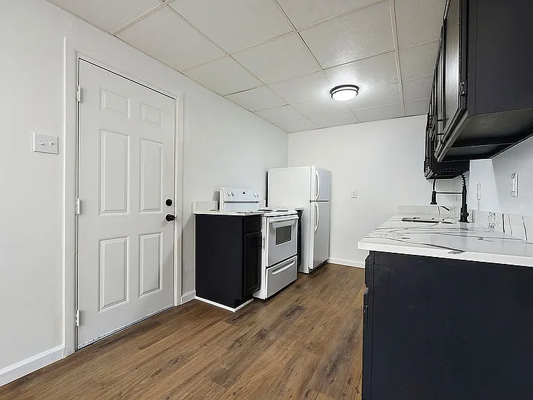 226 W 9th Ave #4 — Photo 3