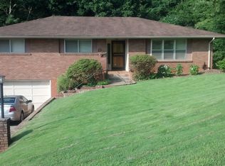 18 Holiday Ln, Chattanooga, TN 37415