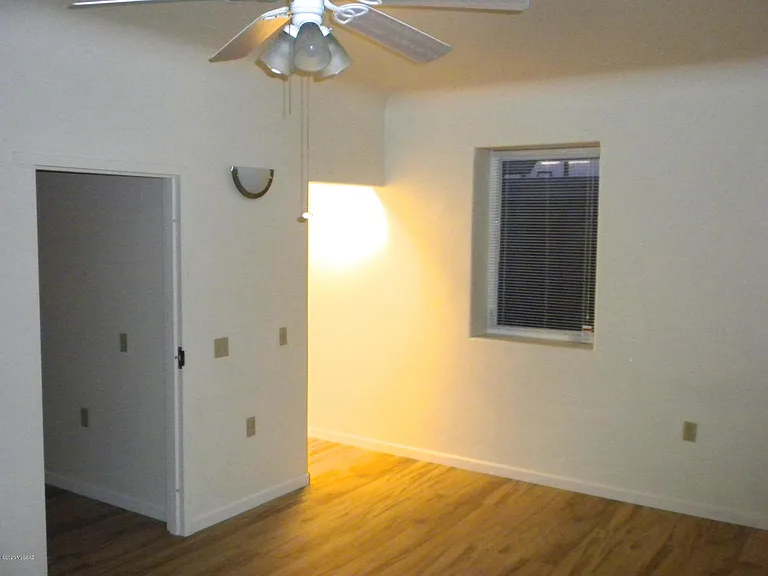 3314 N Fremont Ave — Photo 6
