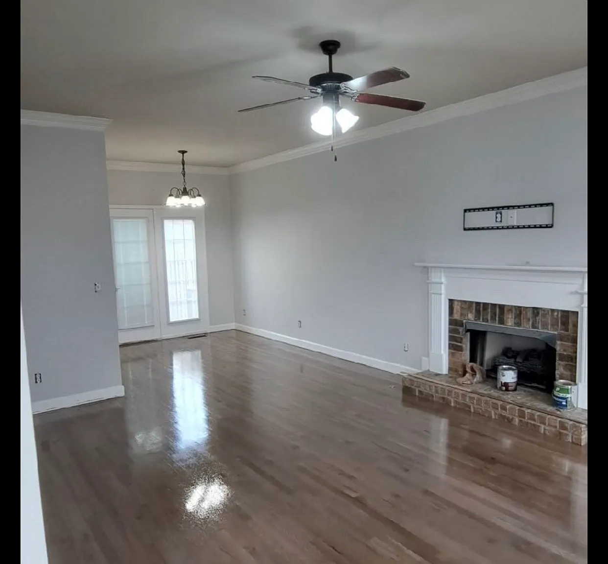 409 Dakota Dr — Photo 3