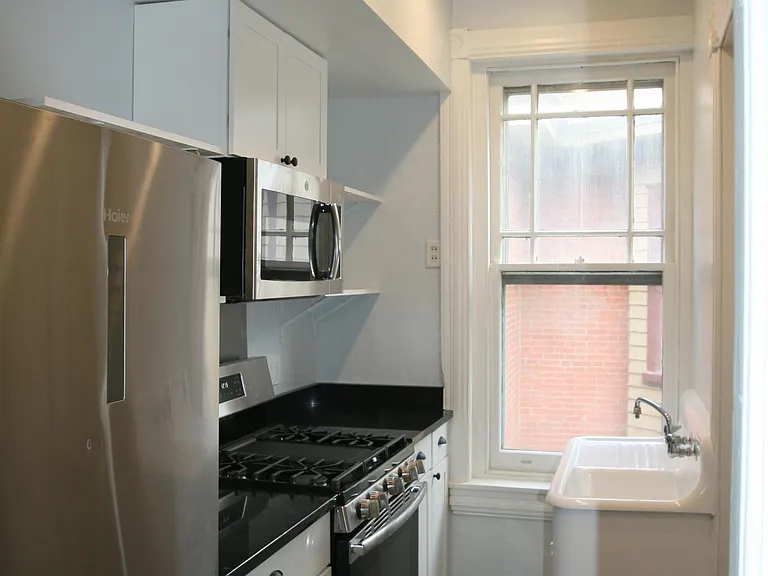 420 W School House Ln #2R — Photo 6