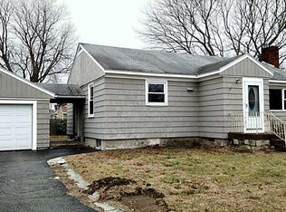 61 Morgan St, Portsmouth, RI 02871