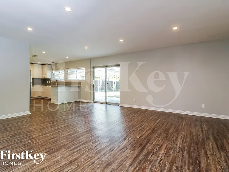 3529 Birchwood Ln — Photo 5
