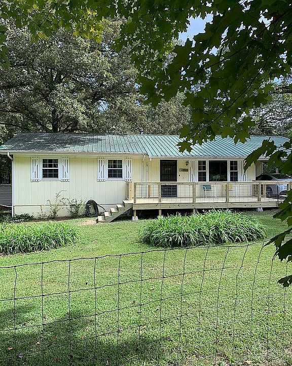 1st image of 138 Willow Ln