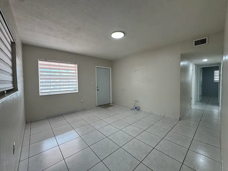 3540 NW 95th Ter — Photo 8