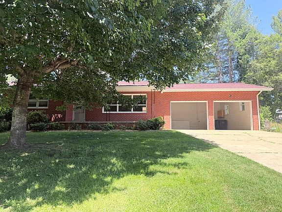 5th image of 56 Henson Dr
