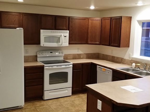 4th image of 1350 Megan Dr