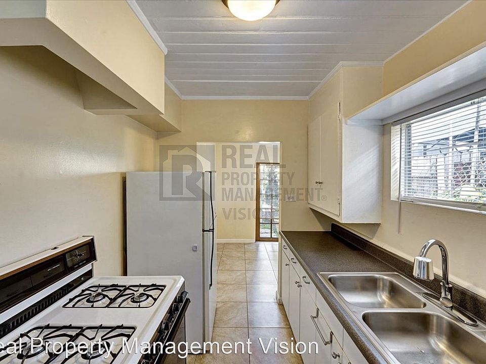 1st image of 2910 Rosanna St #1/2