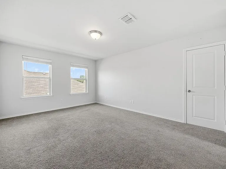 1024 Runnels Ln — Photo 9