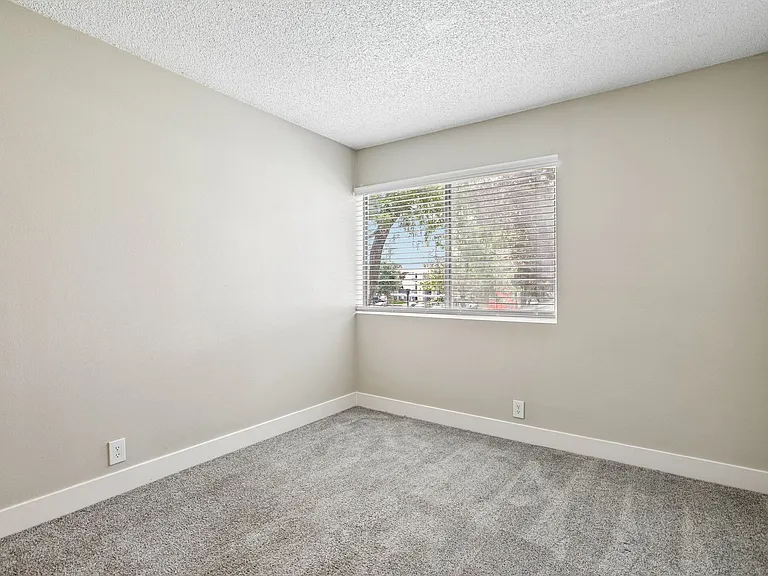 Brighton Place Apartments — Photo 51